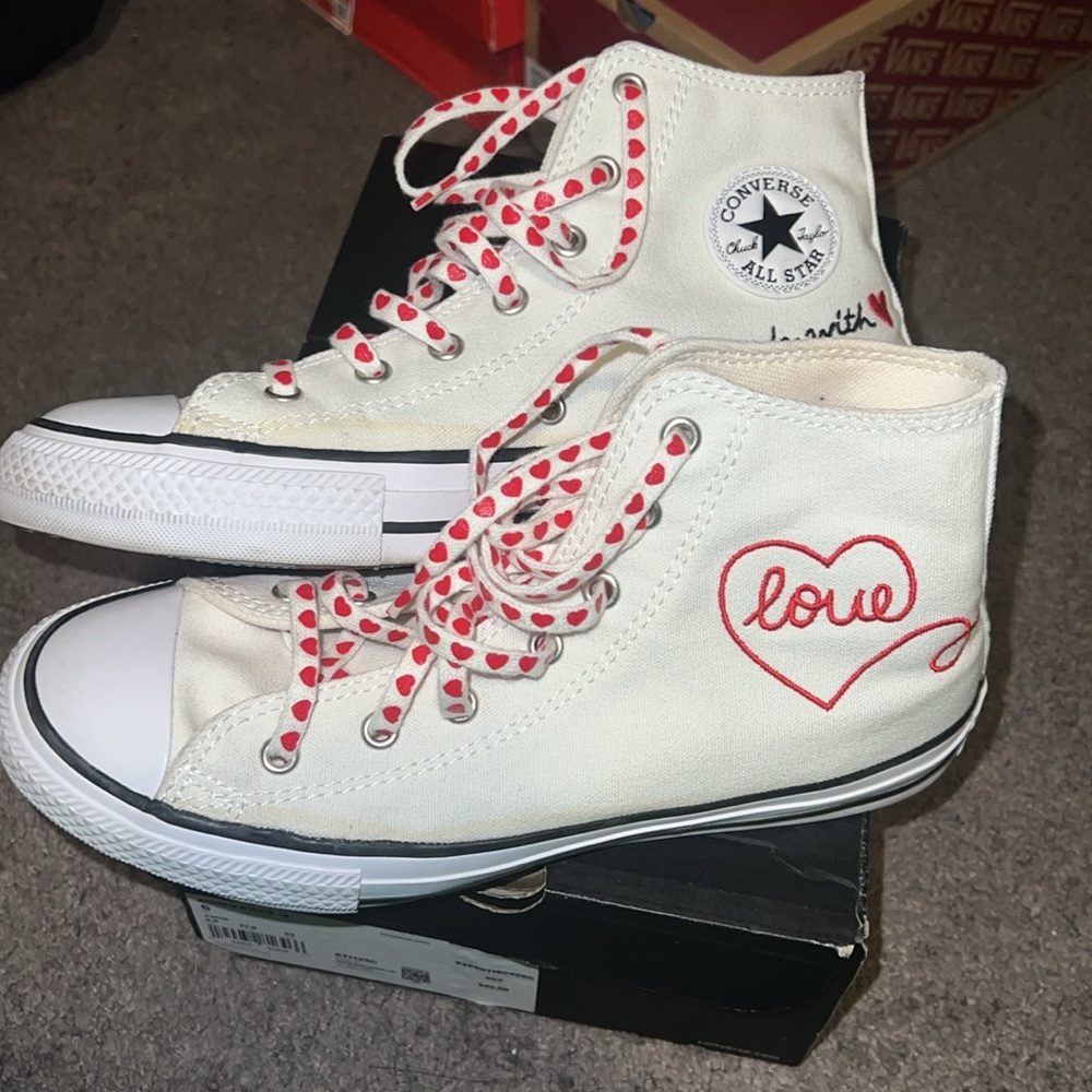 Women’s Valentine High tops Chuck Taylor